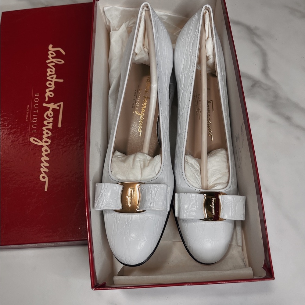 New！！！Salvatore Ferragamo White Bianco Calf Croc  Heels Size 8 AAA